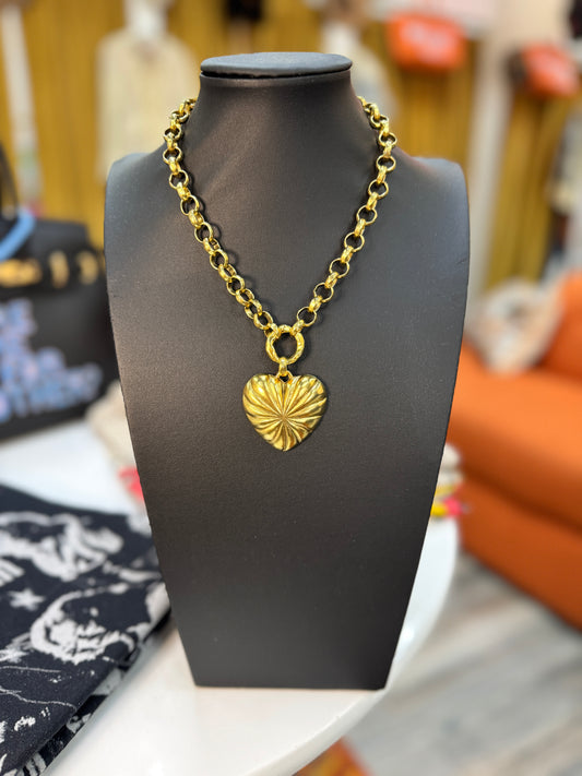 Swirly Love Necklace - Gold